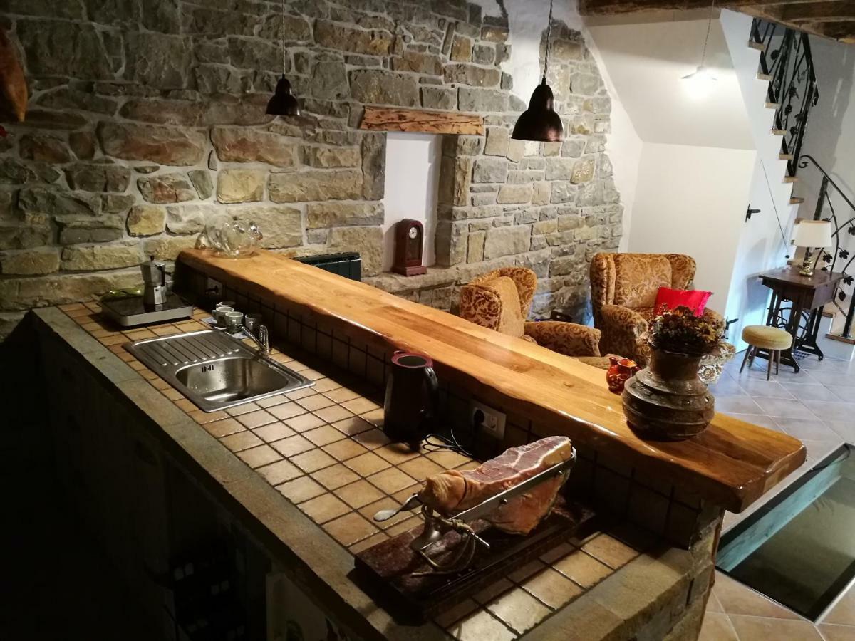 Maison d'hôtes Wine House Rakar à Gračišče Extérieur photo