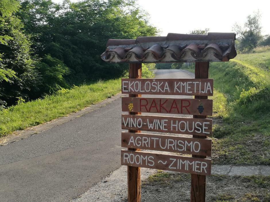 Maison d'hôtes Wine House Rakar à Gračišče Extérieur photo